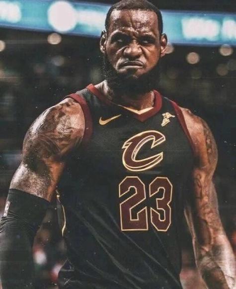 詹姆斯：我们末节能够锁死对手且面对对抗没有失误让他们打反击