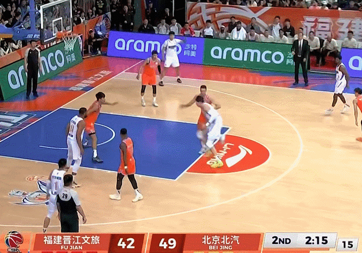 火力凶猛！皮特森连续超远三分命中帮助福建领先山西两位数