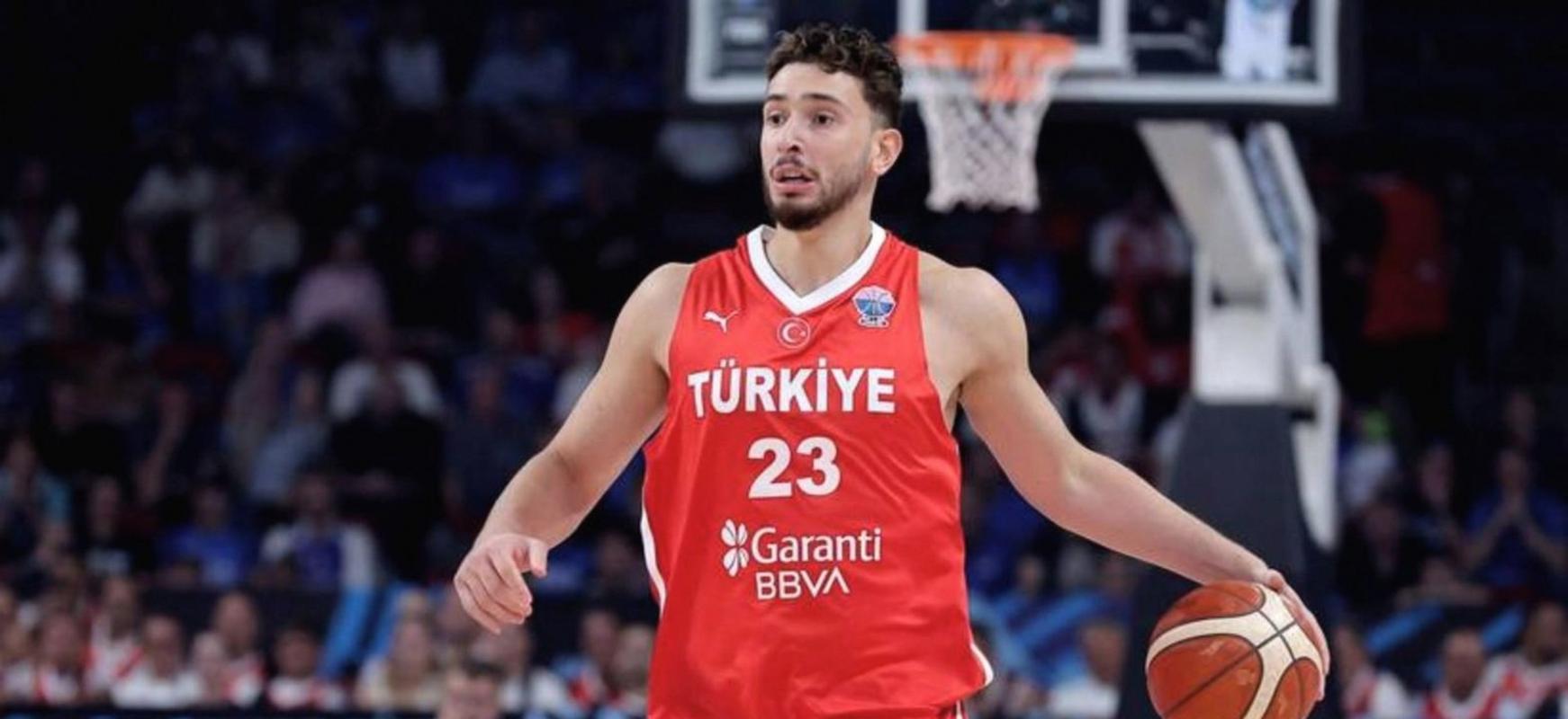 申京：我们现在清楚自己该怎么打球了理顺进攻能让我们更轻松