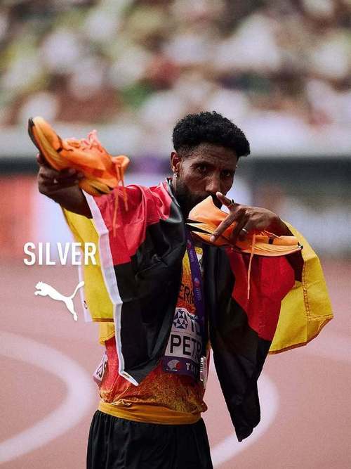 随皇马梯队训练！阿斯：迷你罗被赞很谦逊，担任边锋融入球队迅速