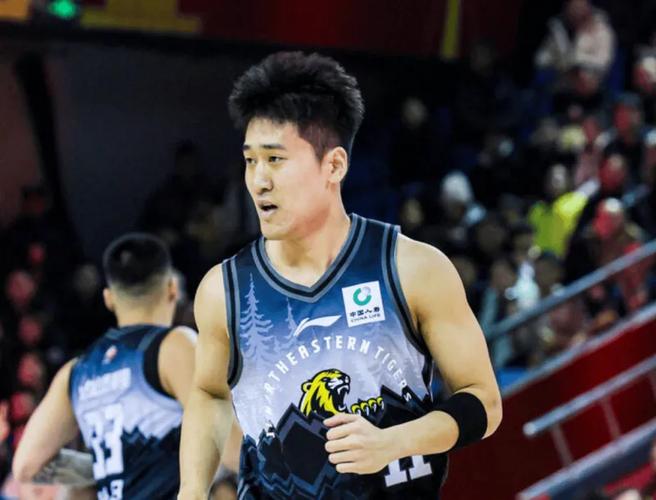 依旧是球队大腿！姜伟泽13中7砍全场最高21分三分5中3&罚球4中4