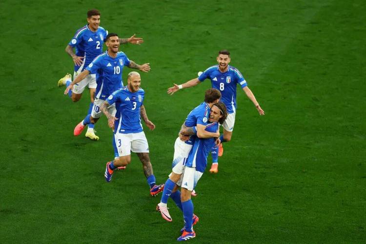 土耳其vs罗马尼亚首发：恰尔汗奥卢、居莱尔、伊尔迪兹均先发出场