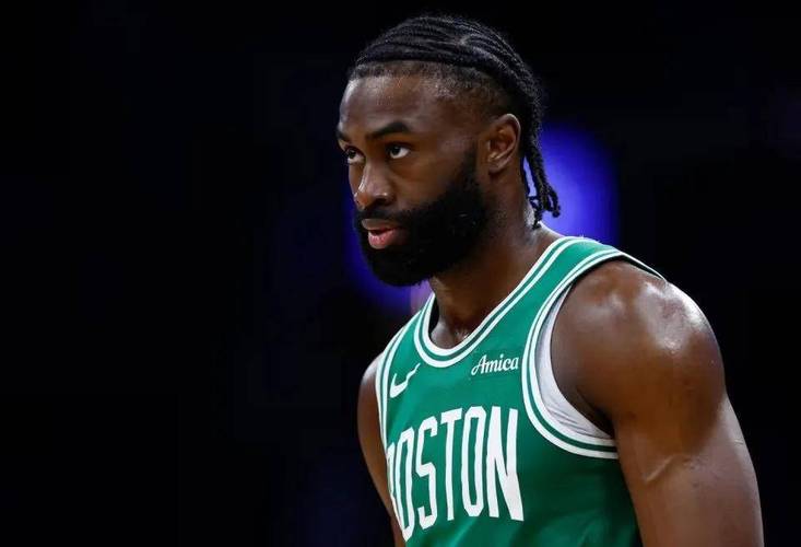 杰伦布朗的年龄？杰伦布朗出身？