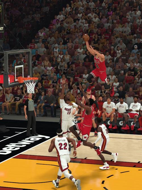 拉文三分线扣篮是真的吗，拉文实战360度扣篮