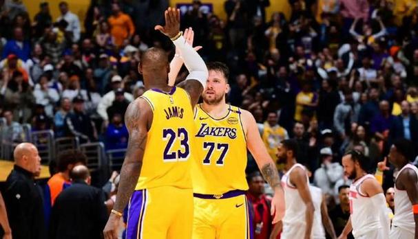 雷霆vs湖人首发，雷霆vs湖人首发球员？