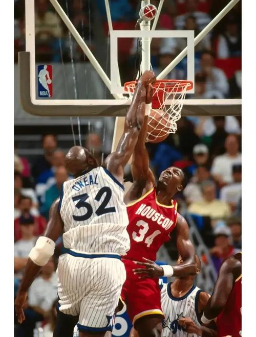 奥尼尔为什么能扣碎篮板，奥尼尔为什么能扣碎篮板呢